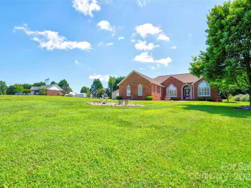 116 Camille Drive, Shelby, NC 28150.  MLS# CAR4272201, YatesRealty ID 27244. Front Yard