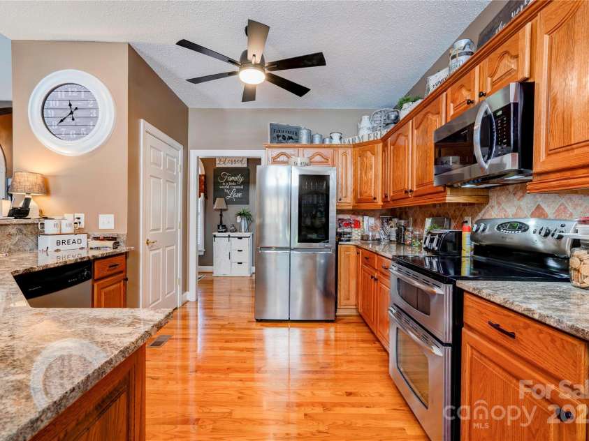 116 Camille Drive, Shelby, NC 28150.  MLS# CAR4272201, YatesRealty ID 27244. Kitchen