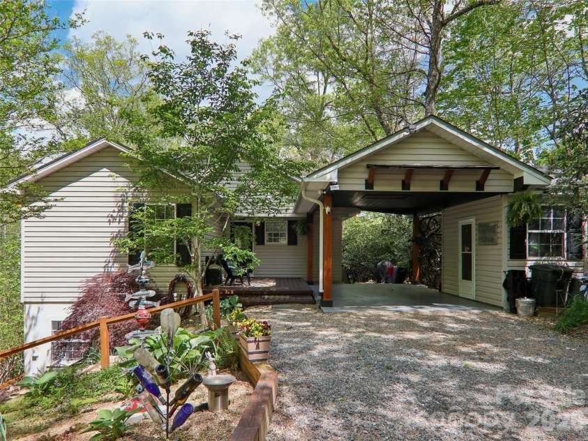 554 Pisgah Forest Drive, Pisgah Forest, NC 28768.  MLS# CAR4375652, YatesRealty ID 27244. 