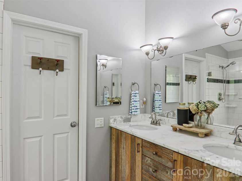 554 Pisgah Forest Drive, Pisgah Forest, NC 28768.  MLS# CAR4375652, YatesRealty ID 27244. 
