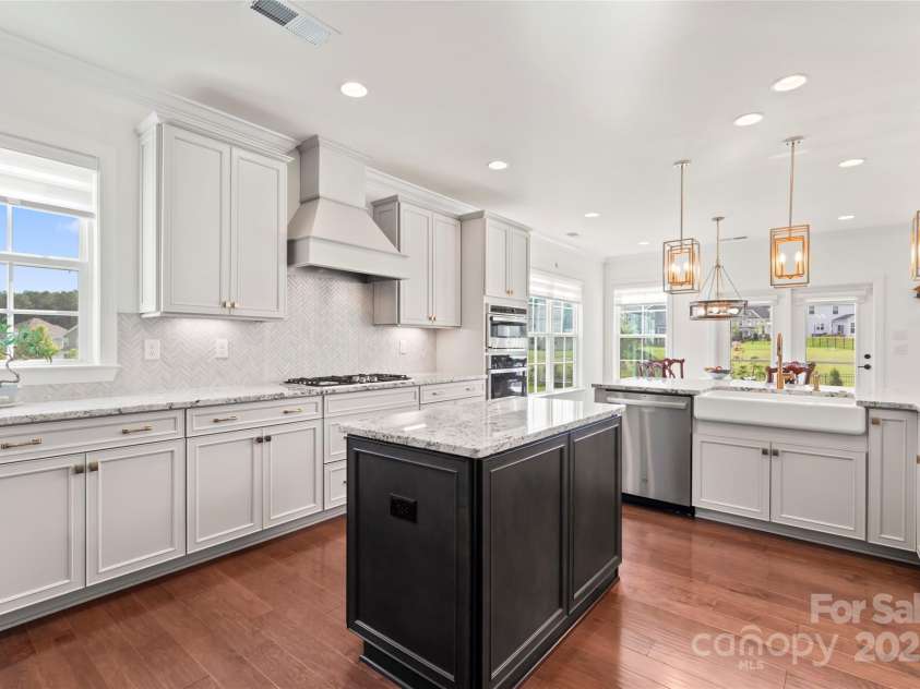 506 Yucatan Drive, Waxhaw, NC 28173.  MLS# CAR4281431, YatesRealty ID 27245. 