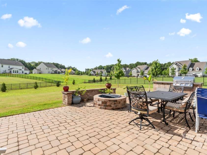 506 Yucatan Drive, Waxhaw, NC 28173.  MLS# CAR4281431, YatesRealty ID 27245. 