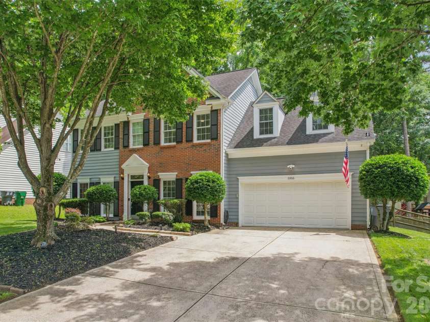 5916 Swanston Drive, Charlotte, NC 28269.  MLS# CAR4385446, YatesRealty ID 27245. 