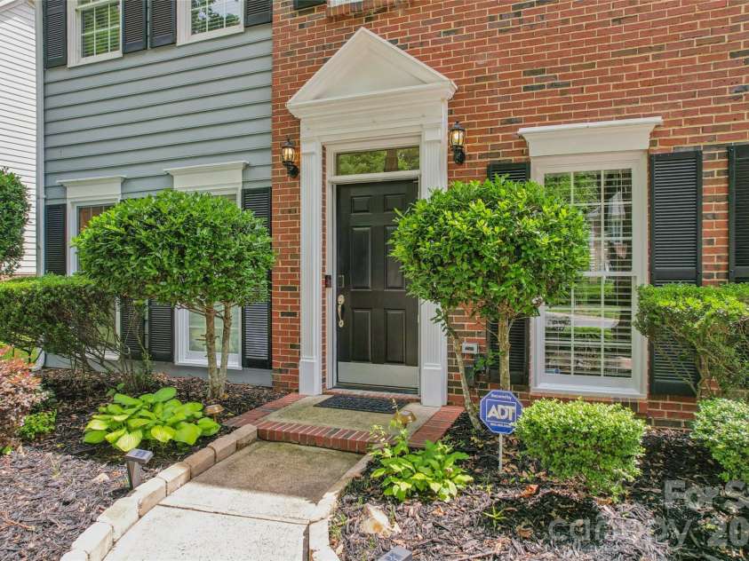 5916 Swanston Drive, Charlotte, NC 28269.  MLS# CAR4385446, YatesRealty ID 27245. 