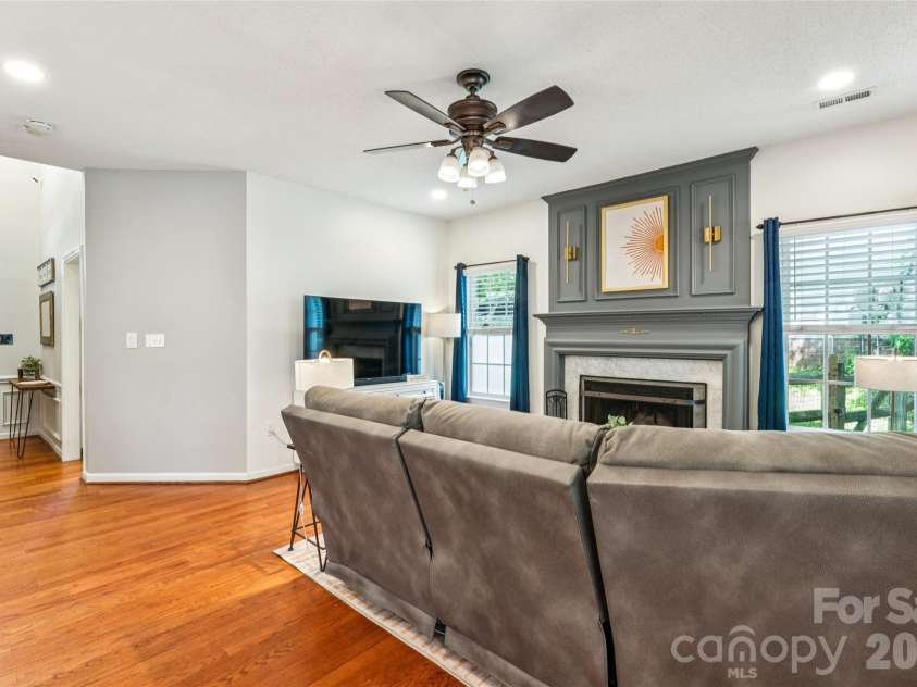 5916 Swanston Drive, Charlotte, NC 28269.  MLS# CAR4385446, YatesRealty ID 27245. 