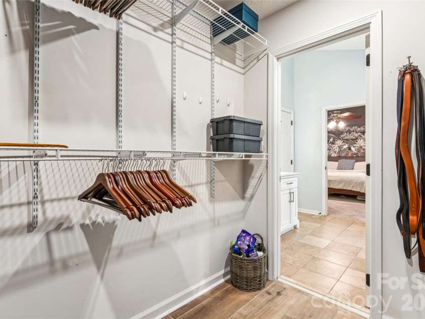 5916 Swanston Drive, Charlotte, NC 28269.  MLS# CAR4385446, YatesRealty ID 27245. 