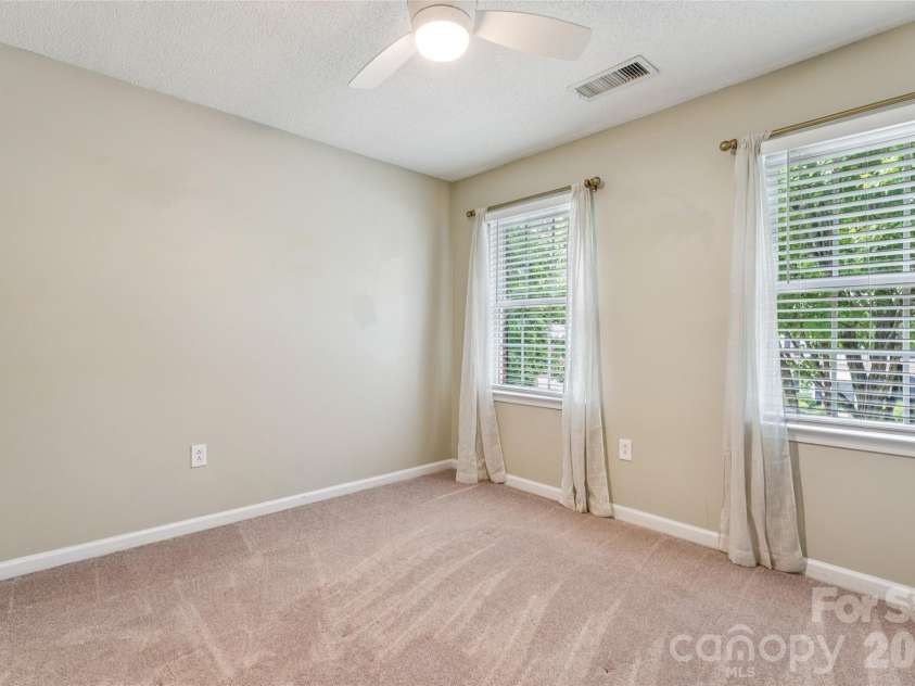 5916 Swanston Drive, Charlotte, NC 28269.  MLS# CAR4385446, YatesRealty ID 27245. 