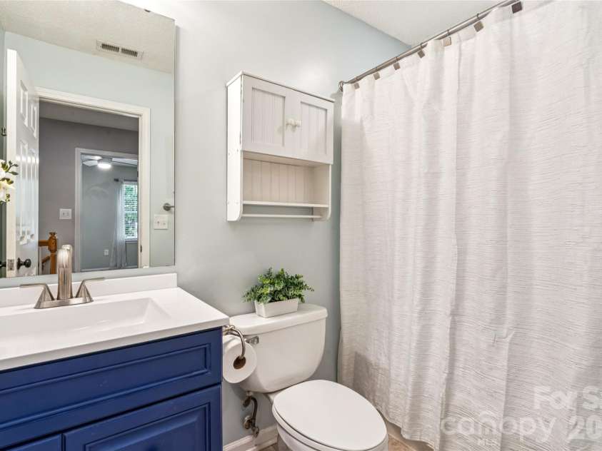 5916 Swanston Drive, Charlotte, NC 28269.  MLS# CAR4385446, YatesRealty ID 27245. 