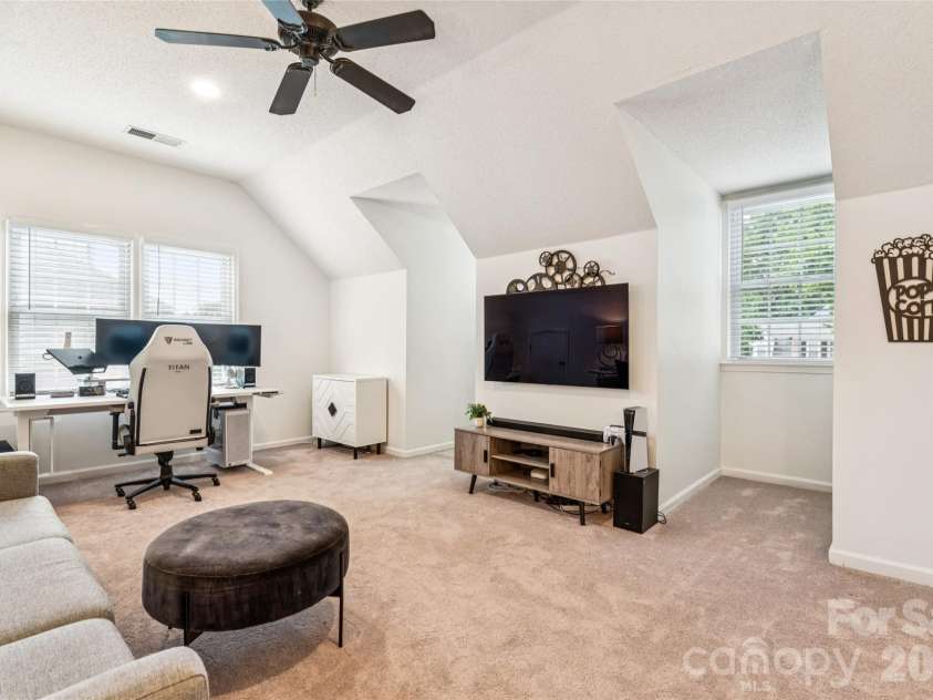 5916 Swanston Drive, Charlotte, NC 28269.  MLS# CAR4385446, YatesRealty ID 27245. 