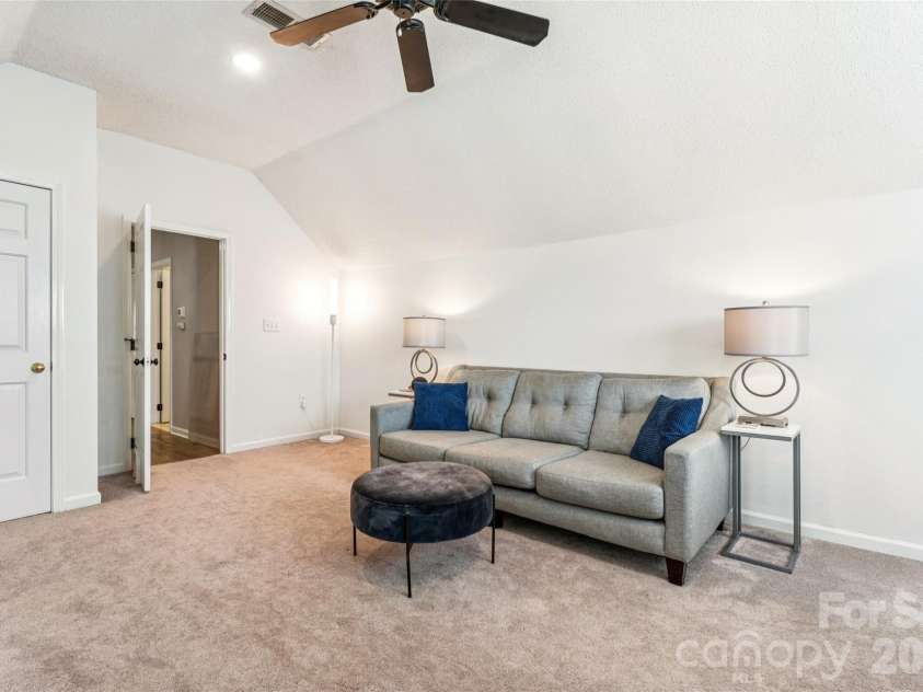 5916 Swanston Drive, Charlotte, NC 28269.  MLS# CAR4385446, YatesRealty ID 27245. 