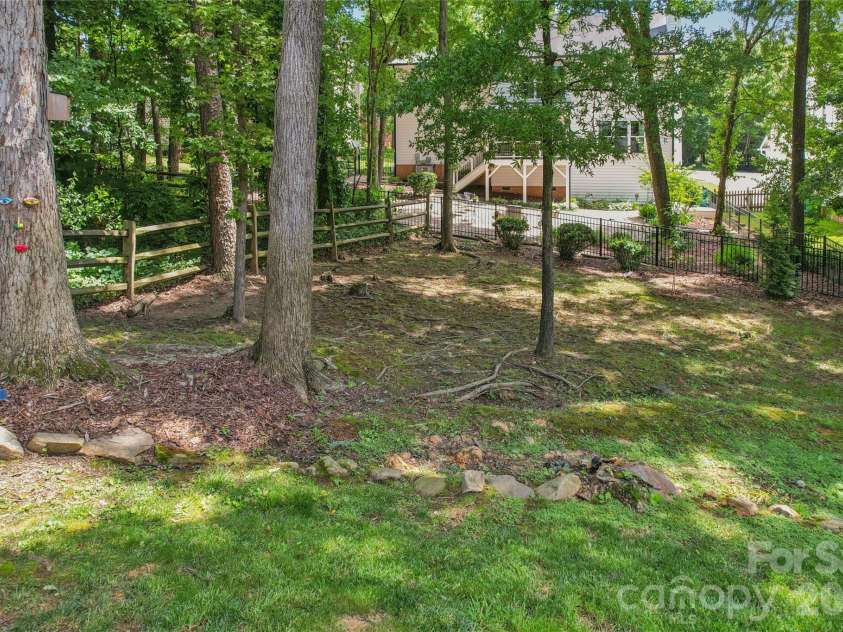 5916 Swanston Drive, Charlotte, NC 28269.  MLS# CAR4385446, YatesRealty ID 27245. 