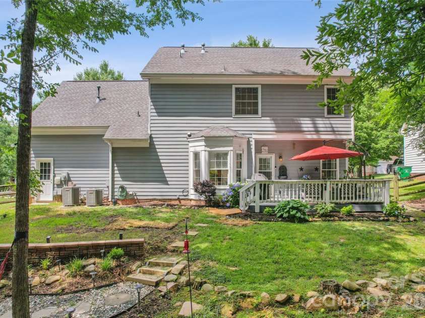 5916 Swanston Drive, Charlotte, NC 28269.  MLS# CAR4385446, YatesRealty ID 27245. 