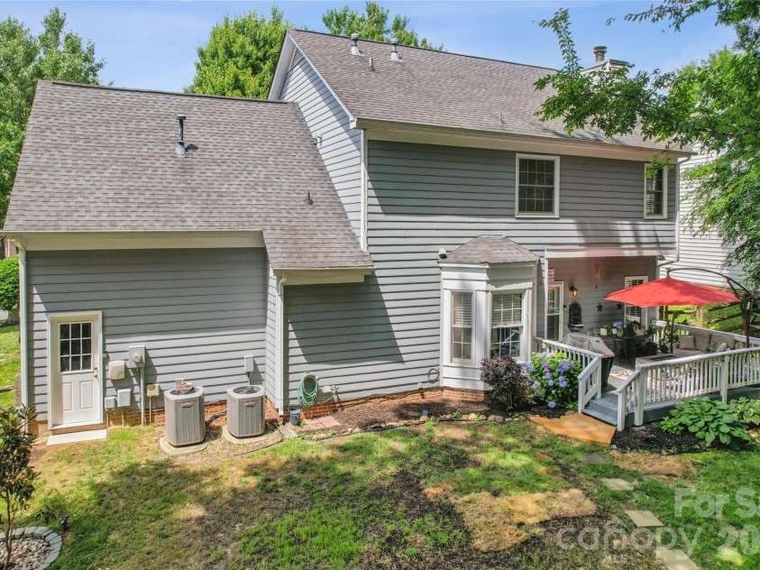 5916 Swanston Drive, Charlotte, NC 28269.  MLS# CAR4385446, YatesRealty ID 27245. 