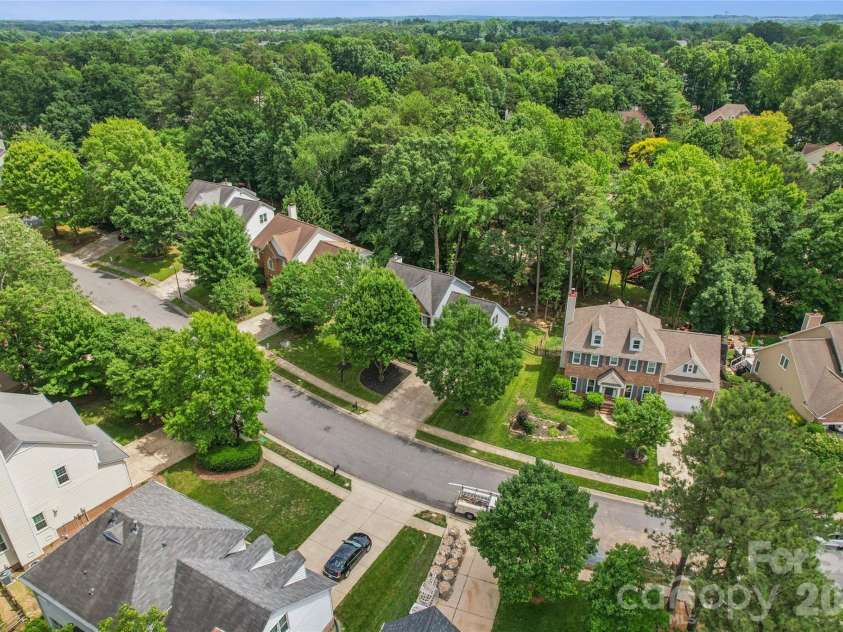 5916 Swanston Drive, Charlotte, NC 28269.  MLS# CAR4385446, YatesRealty ID 27245. 