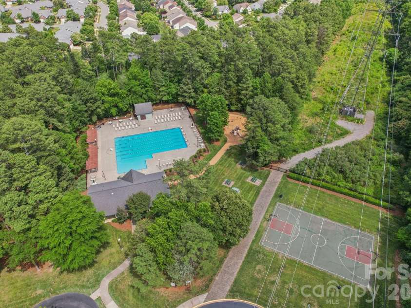 5916 Swanston Drive, Charlotte, NC 28269.  MLS# CAR4385446, YatesRealty ID 27245. 