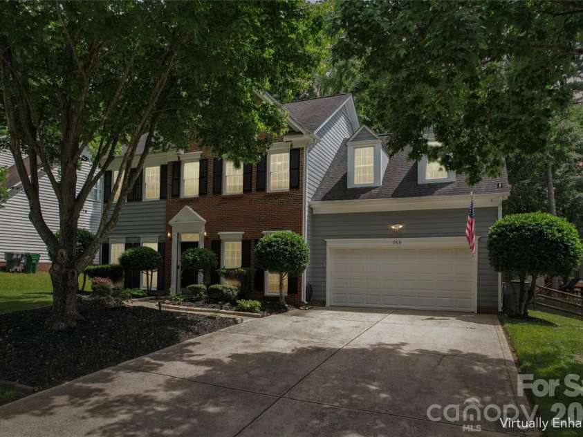 5916 Swanston Drive, Charlotte, NC 28269.  MLS# CAR4385446, YatesRealty ID 27245. 