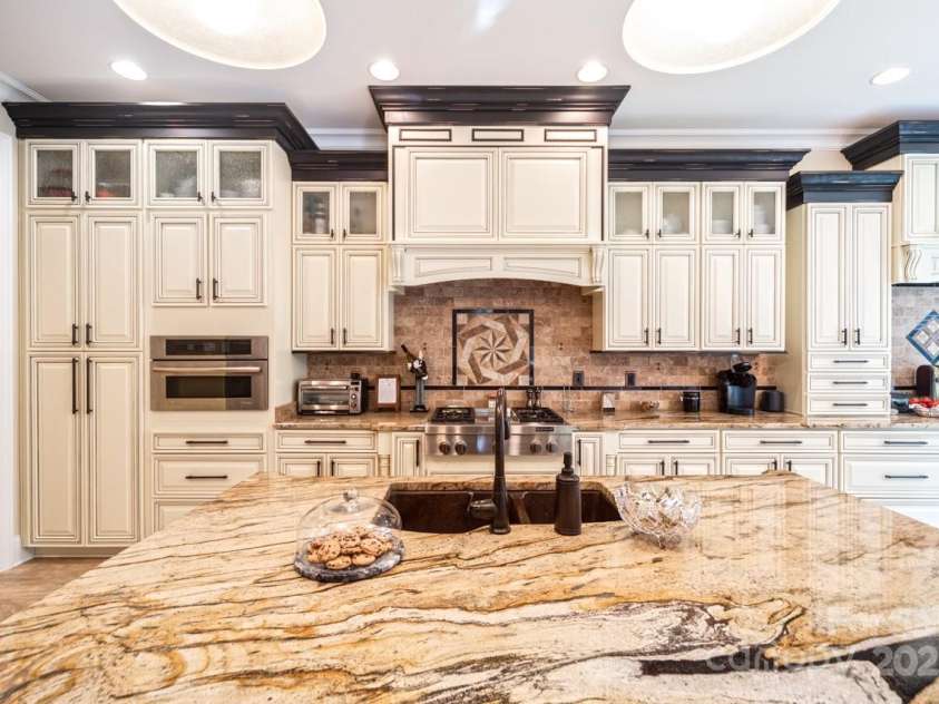 108 Washam Road, Mooresville, NC 28117.  MLS# CAR4281847, YatesRealty ID 27246. 