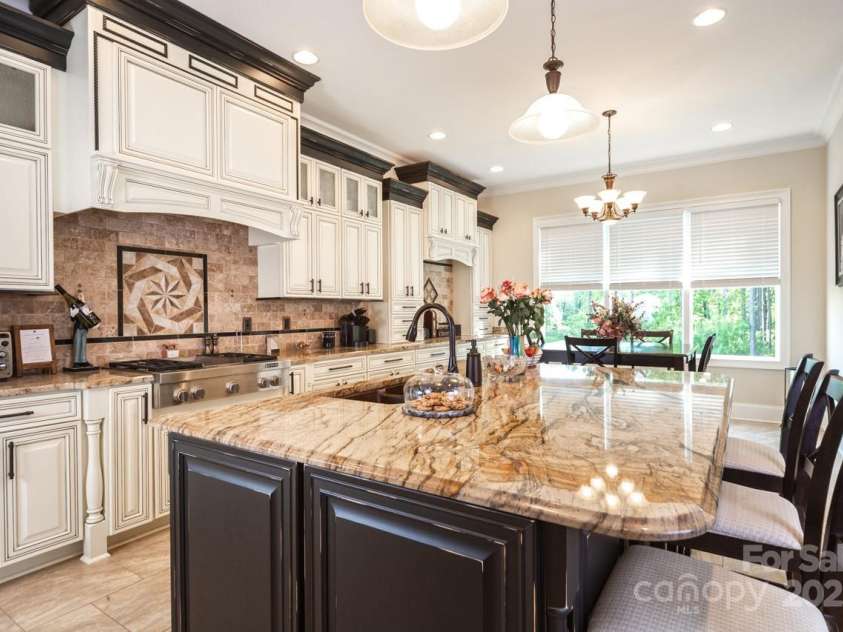 108 Washam Road, Mooresville, NC 28117.  MLS# CAR4281847, YatesRealty ID 27246. 