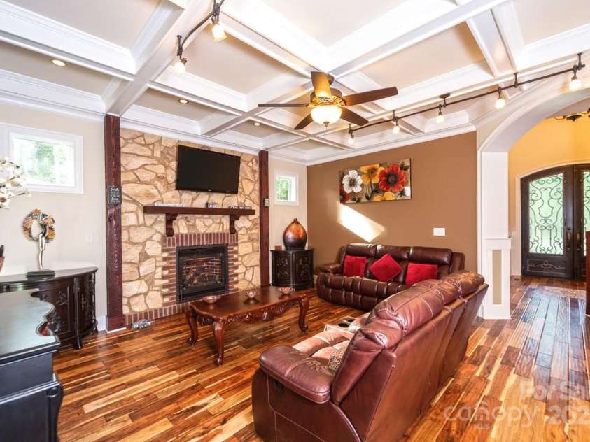 108 Washam Road, Mooresville, NC 28117.  MLS# CAR4281847, YatesRealty ID 27246. 