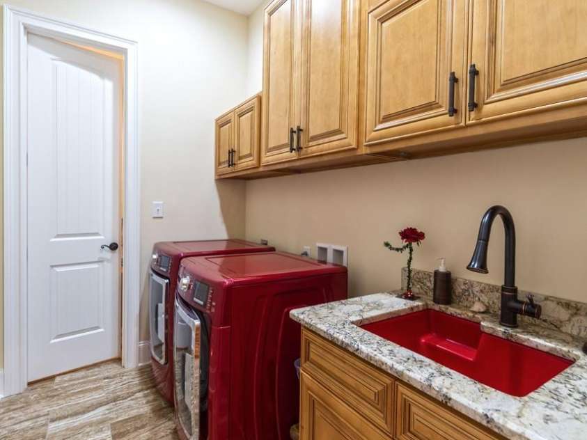108 Washam Road, Mooresville, NC 28117.  MLS# CAR4281847, YatesRealty ID 27246. 