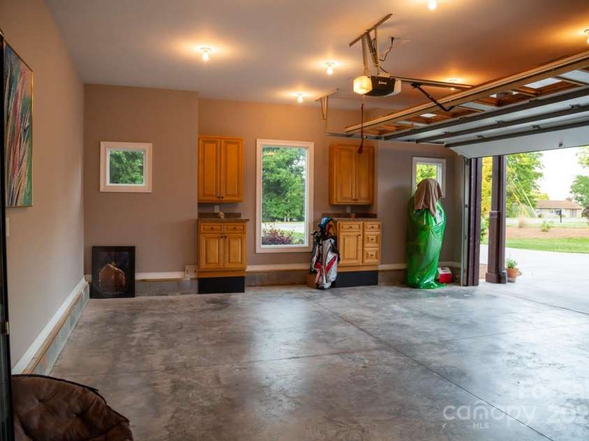 108 Washam Road, Mooresville, NC 28117.  MLS# CAR4281847, YatesRealty ID 27246. 