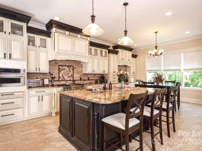 108 Washam Road, Mooresville, NC 28117.  MLS# CAR4281847, YatesRealty ID 27246. 