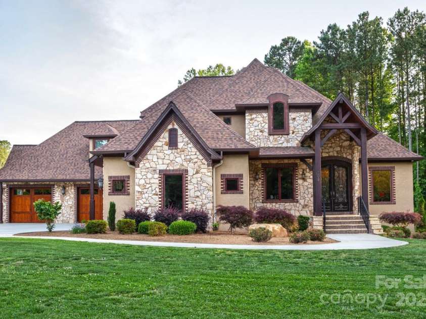 108 Washam Road, Mooresville, NC 28117.  MLS# CAR4281847, YatesRealty ID 27246. Front View