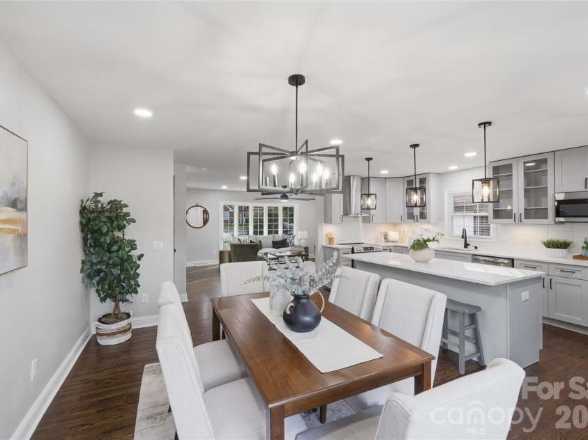 1715 Washington Avenue, Charlotte, NC 28216.  MLS# CAR4386799, YatesRealty ID 27246. 