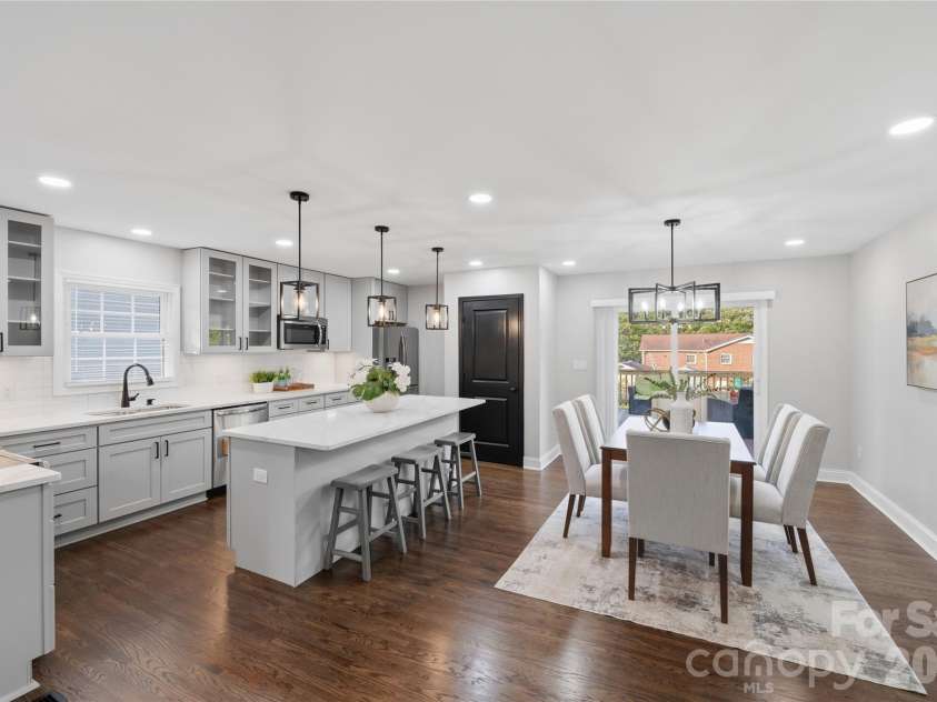1715 Washington Avenue, Charlotte, NC 28216.  MLS# CAR4386799, YatesRealty ID 27246. 