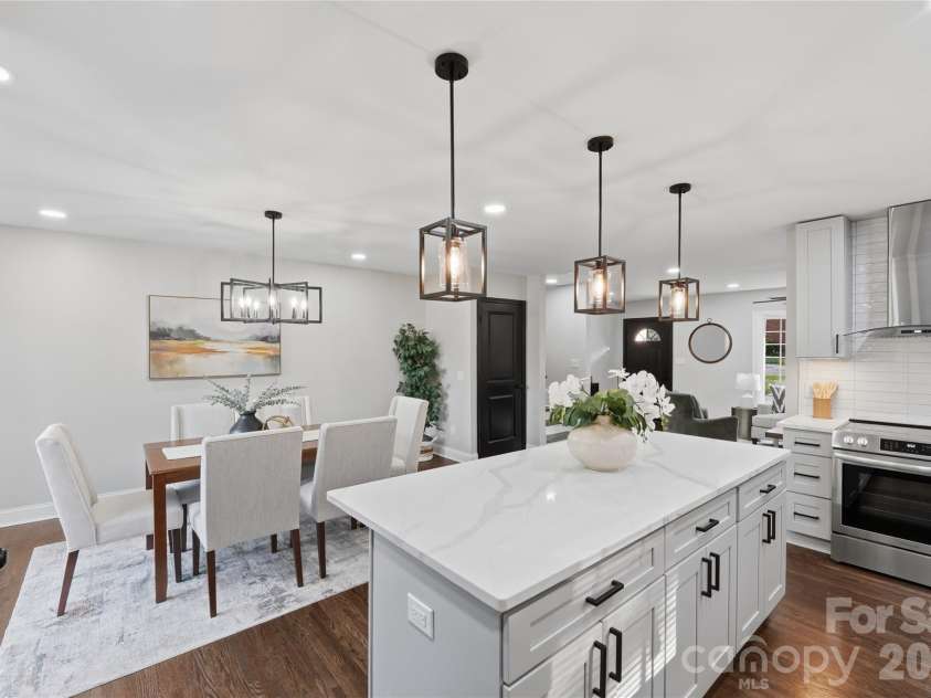 1715 Washington Avenue, Charlotte, NC 28216.  MLS# CAR4386799, YatesRealty ID 27246. 
