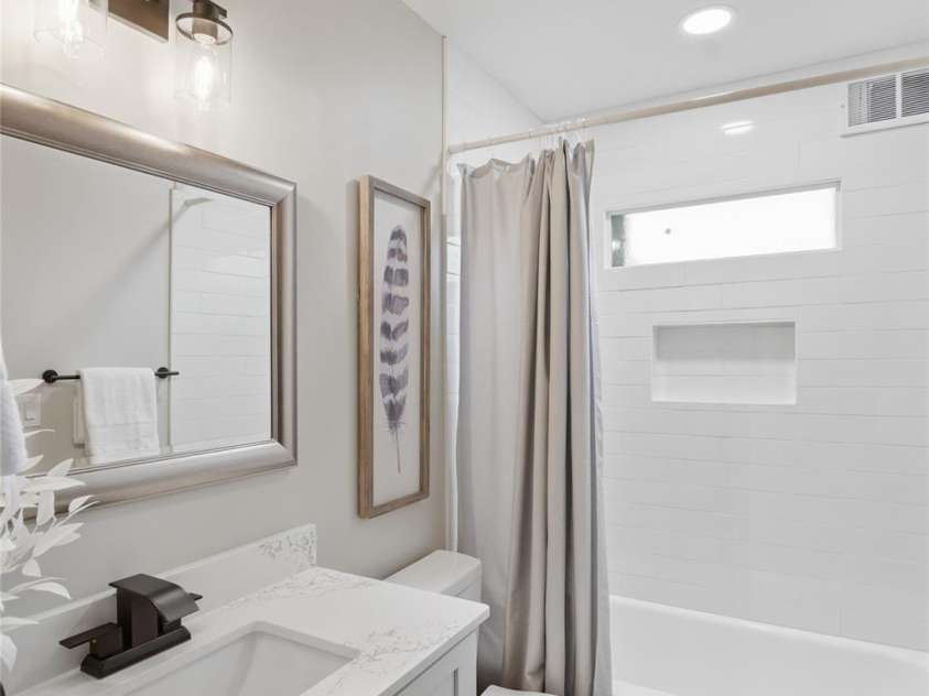 1715 Washington Avenue, Charlotte, NC 28216.  MLS# CAR4386799, YatesRealty ID 27246. 