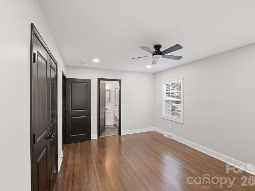 1715 Washington Avenue, Charlotte, NC 28216.  MLS# CAR4386799, YatesRealty ID 27246. 
