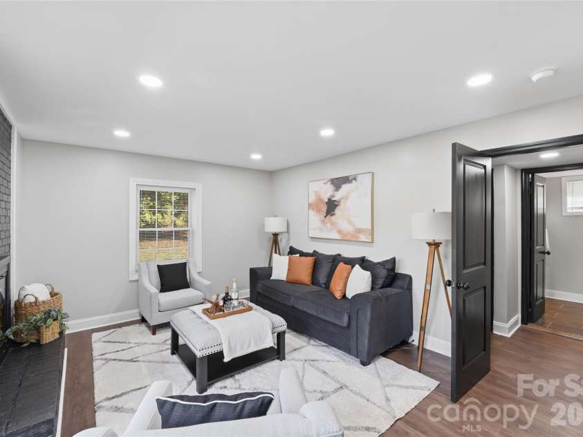 1715 Washington Avenue, Charlotte, NC 28216.  MLS# CAR4386799, YatesRealty ID 27246. 