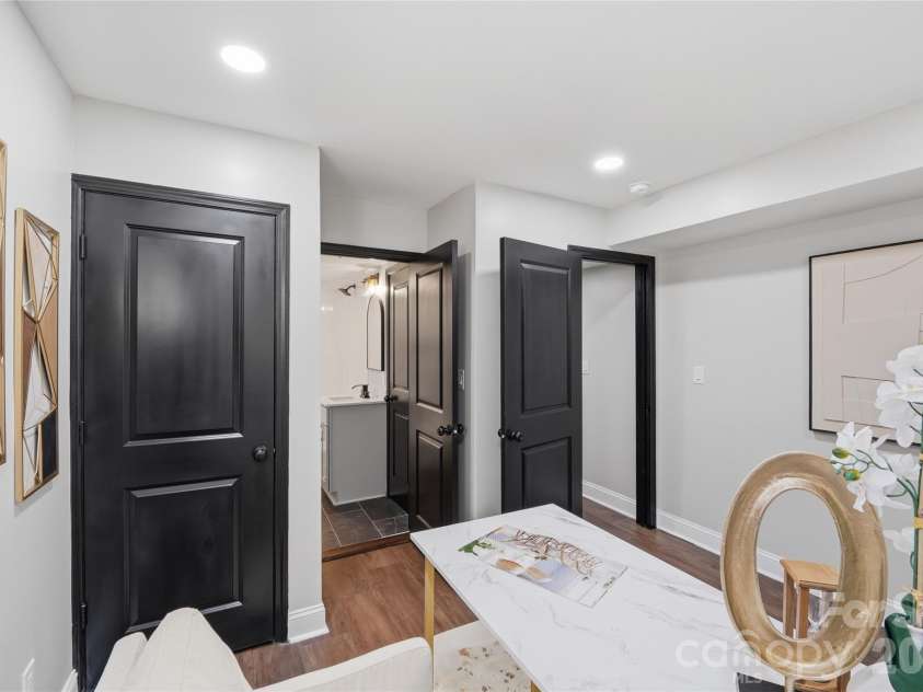 1715 Washington Avenue, Charlotte, NC 28216.  MLS# CAR4386799, YatesRealty ID 27246. 