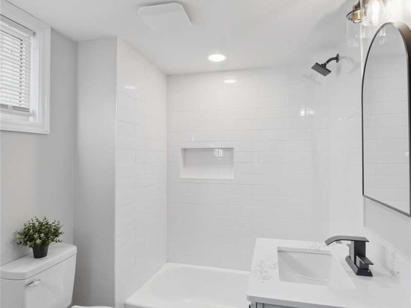 1715 Washington Avenue, Charlotte, NC 28216.  MLS# CAR4386799, YatesRealty ID 27246. 