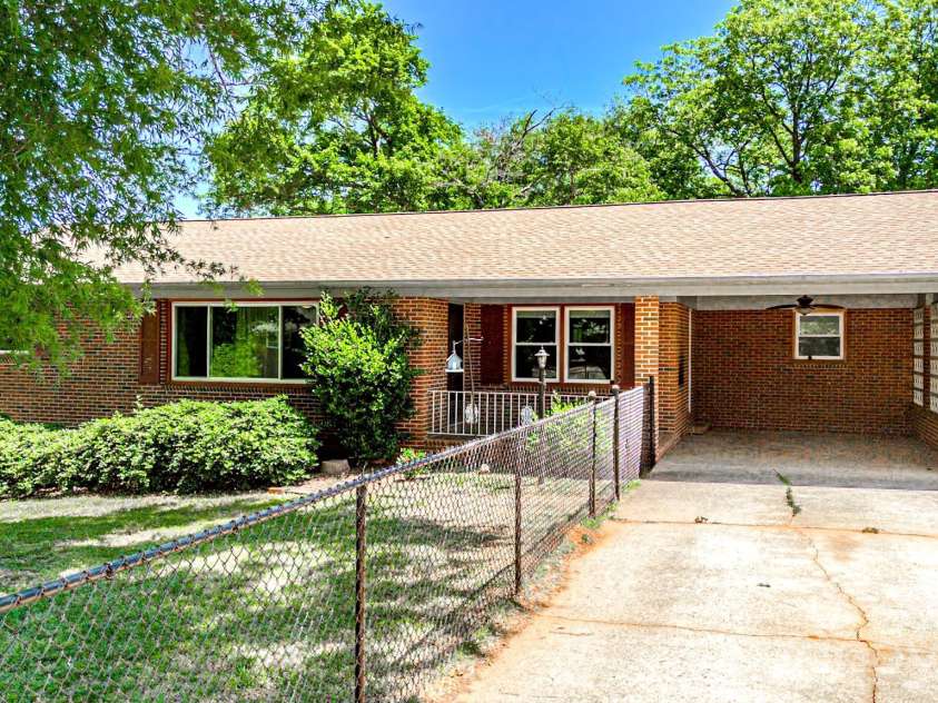135 Hazelwood Drive, Forest City, NC 28043.  MLS# CAR4383443, YatesRealty ID 27247. 