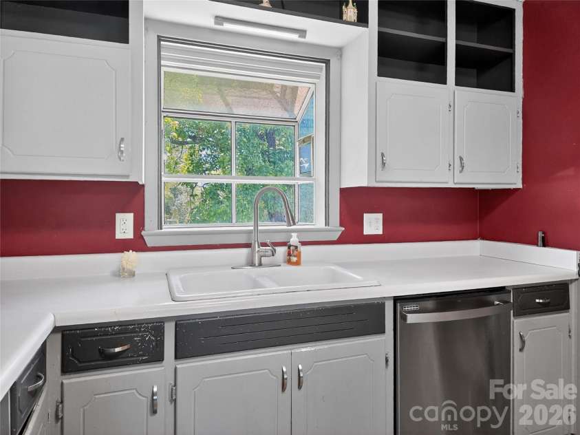 135 Hazelwood Drive, Forest City, NC 28043.  MLS# CAR4383443, YatesRealty ID 27247. 