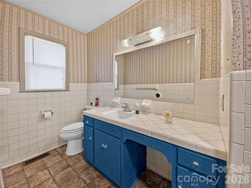 135 Hazelwood Drive, Forest City, NC 28043.  MLS# CAR4383443, YatesRealty ID 27247. 