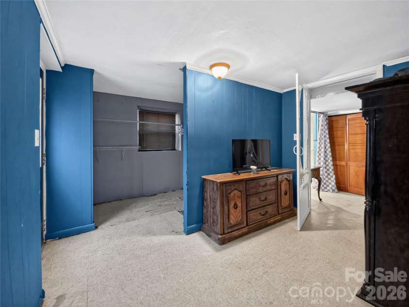 135 Hazelwood Drive, Forest City, NC 28043.  MLS# CAR4383443, YatesRealty ID 27247. 