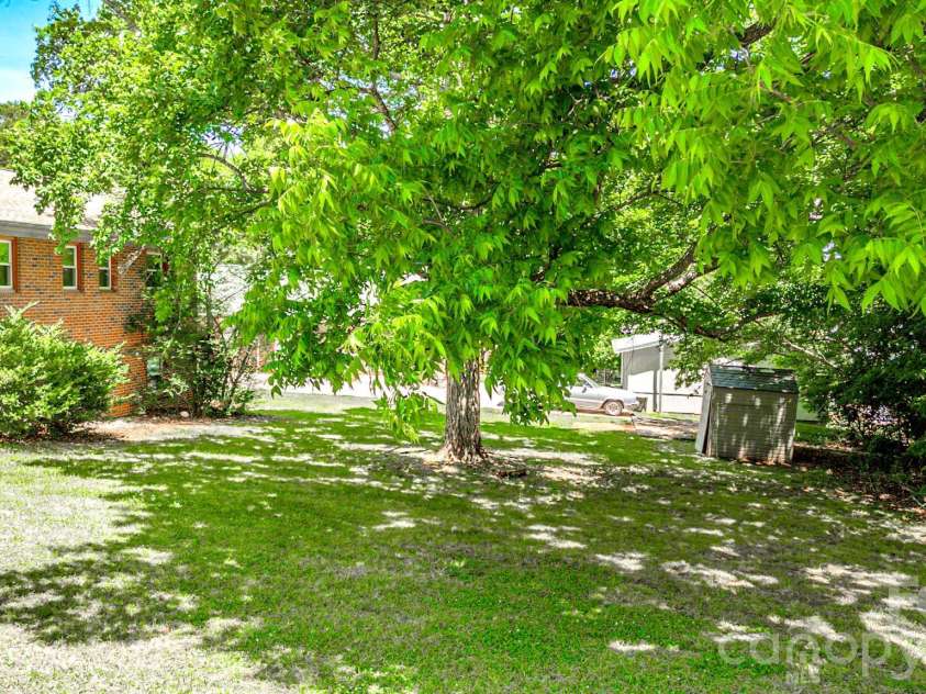 135 Hazelwood Drive, Forest City, NC 28043.  MLS# CAR4383443, YatesRealty ID 27247. 