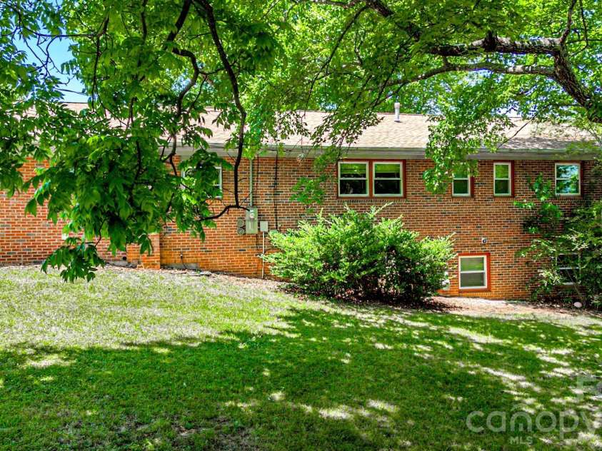 135 Hazelwood Drive, Forest City, NC 28043.  MLS# CAR4383443, YatesRealty ID 27247. 