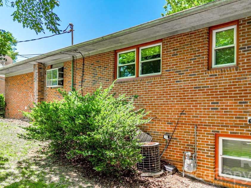 135 Hazelwood Drive, Forest City, NC 28043.  MLS# CAR4383443, YatesRealty ID 27247. 