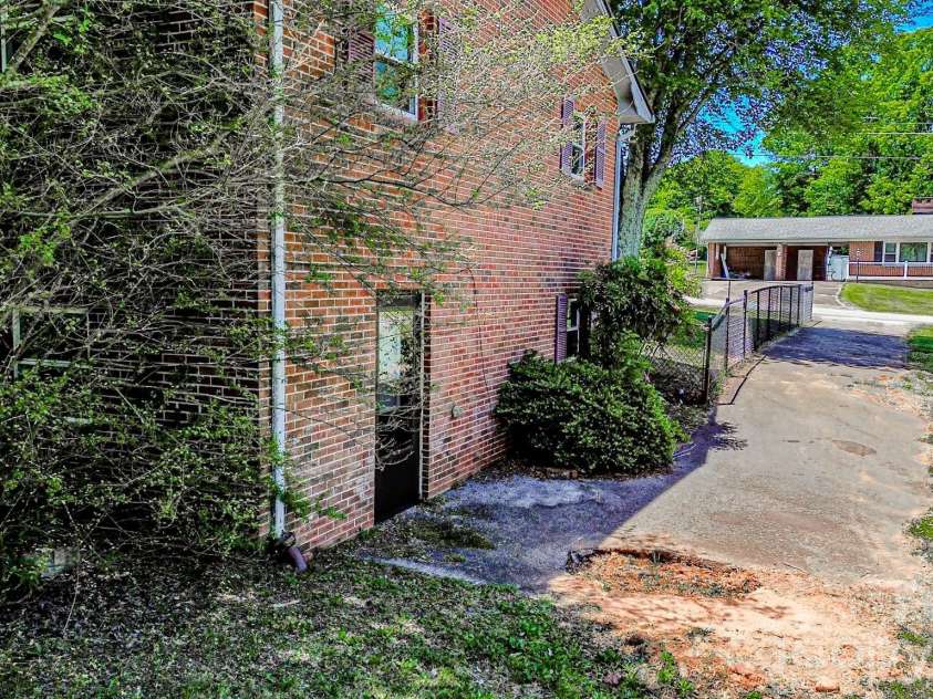 135 Hazelwood Drive, Forest City, NC 28043.  MLS# CAR4383443, YatesRealty ID 27247. 