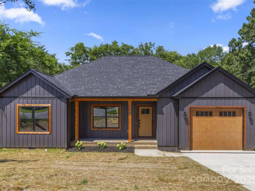 299 Collingswood Drive, Concord, NC 28027.  MLS# CAR4278657, YatesRealty ID 27247. Front of House