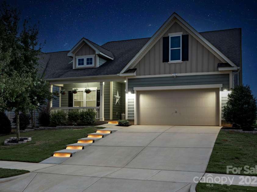 112 Jana Drive, Statesville, NC 28677.  MLS# CAR4282862, YatesRealty ID 27248. 