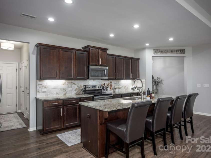 112 Jana Drive, Statesville, NC 28677.  MLS# CAR4282862, YatesRealty ID 27248. 