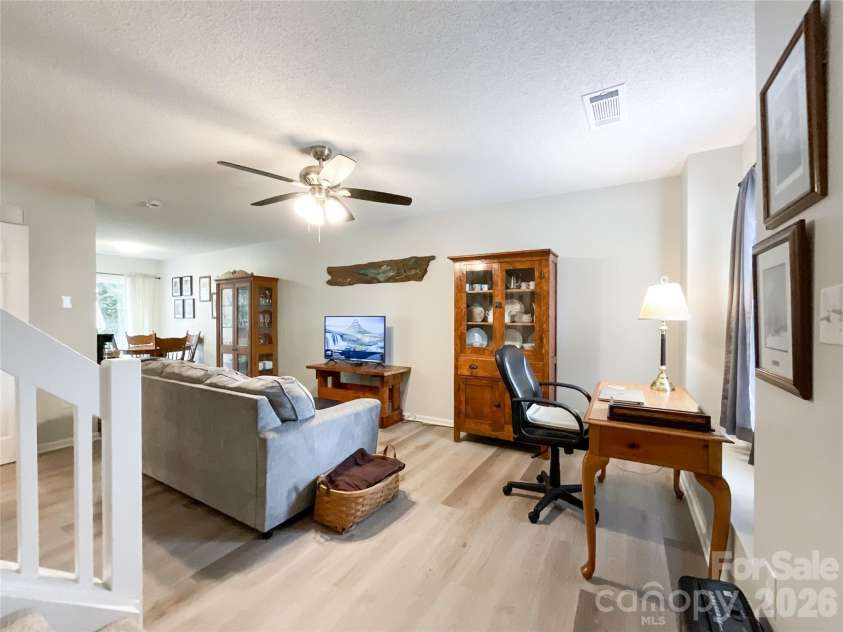 7841 Petrea Lane, Charlotte, NC 28227.  MLS# CAR4386132, YatesRealty ID 27248. 
