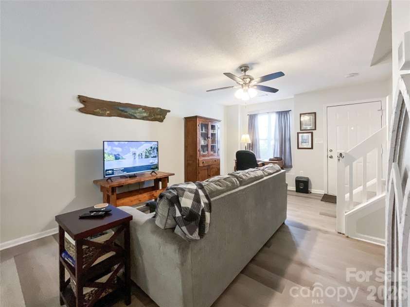 7841 Petrea Lane, Charlotte, NC 28227.  MLS# CAR4386132, YatesRealty ID 27248. 
