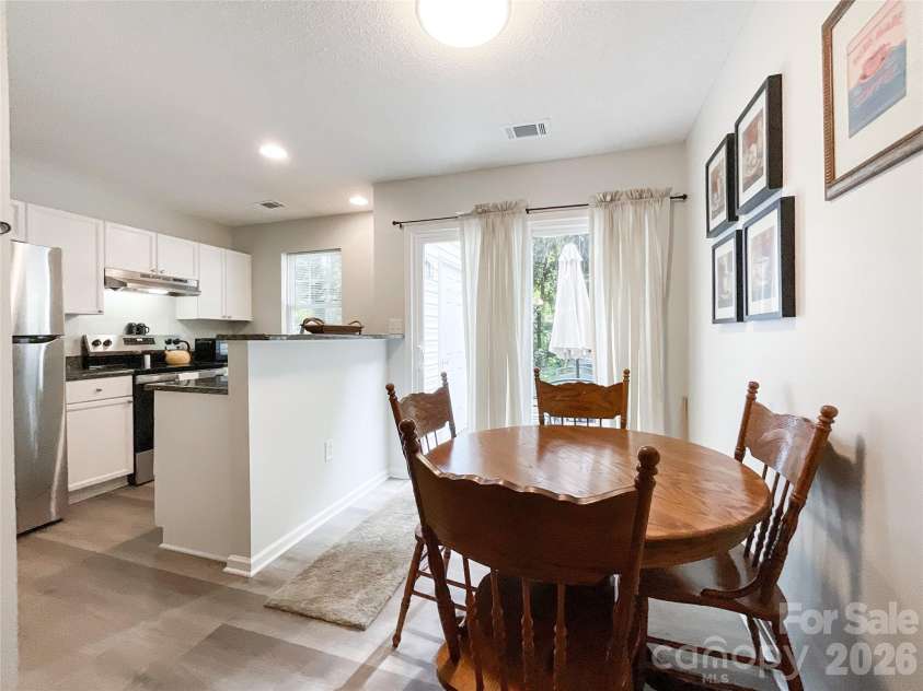 7841 Petrea Lane, Charlotte, NC 28227.  MLS# CAR4386132, YatesRealty ID 27248. 