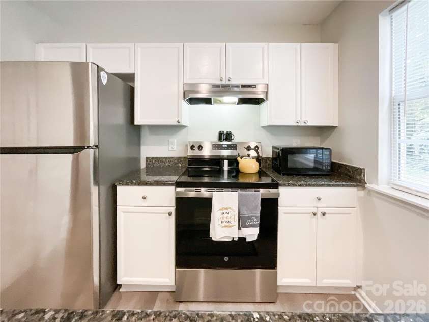 7841 Petrea Lane, Charlotte, NC 28227.  MLS# CAR4386132, YatesRealty ID 27248. 